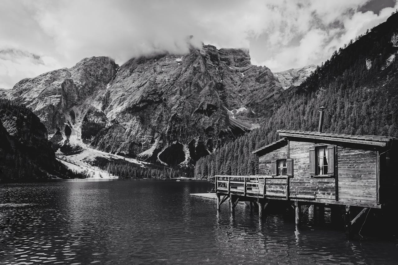 rustic-cabin-by-lake-with-mountain-view-32715479